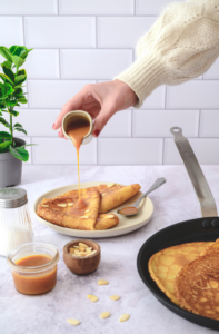4 Karamelpannenkoeken met gezouten boter en amandelen